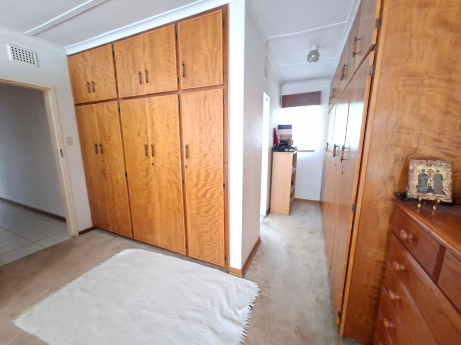 6 Bedroom Property for Sale in Heuwelsig Free State